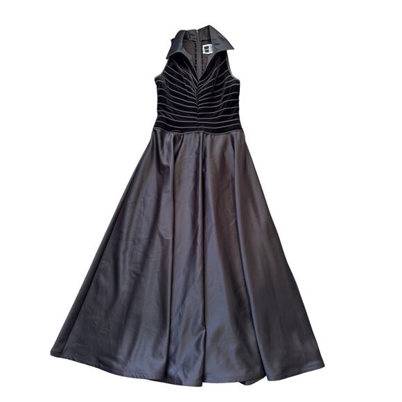 Tadashi Shoji/Nieman Marcus Brown Velvet dress, 0 Petite, Formal; Sophisticated - Picture 1 of 12